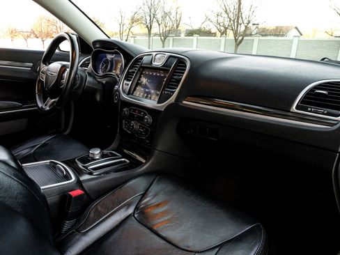 Used 2017 Chrysler 300 Limited w/ Value Package image 13