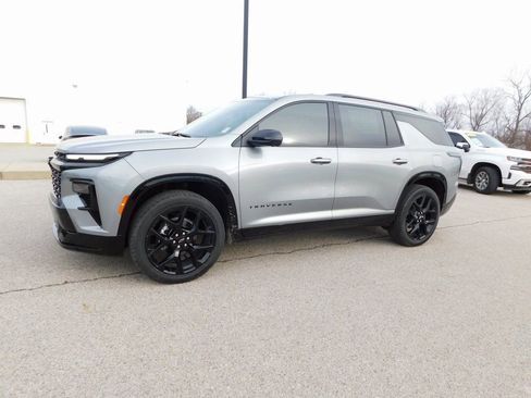 New 2026 Chevrolet Traverse RS w/ LPO, Floor Liner Package image 7