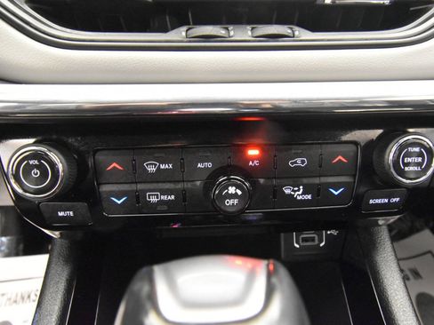 Used 2022 Jeep Compass Limited AWD/4WD image 39