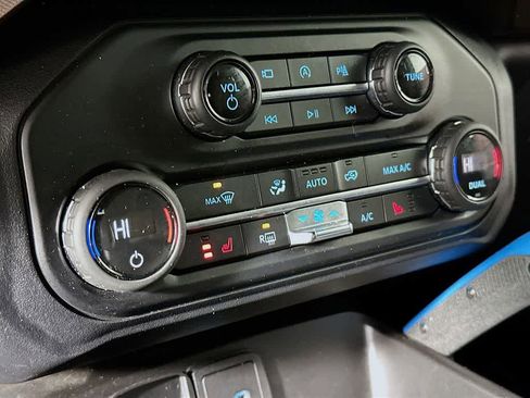 Used 2021 Ford Bronco Outer Banks w/ Sasquatch Package image 17