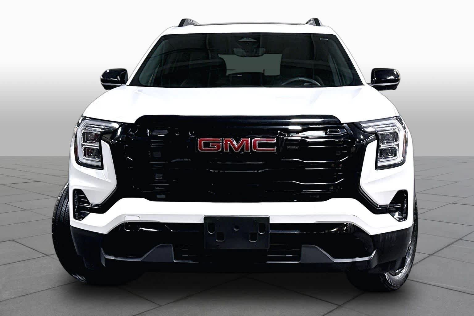 Used 2025 GMC Terrain Elevation w/ Elevation Premium Package AWD/4WD image 4