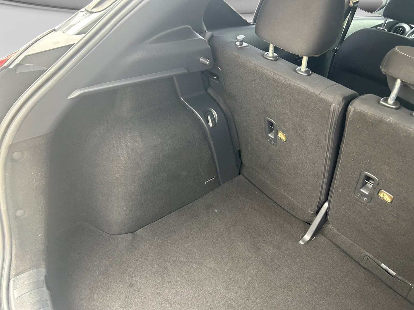 Used 2022 Nissan Kicks S FWD image 19