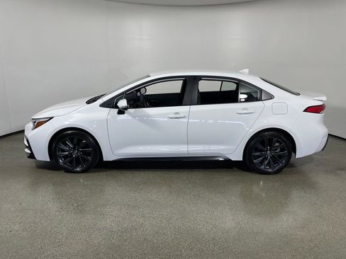 Certified 2025 Toyota Corolla SE FWD image 6