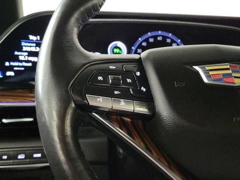 Certified 2024 Cadillac Escalade ESV Luxury image 18