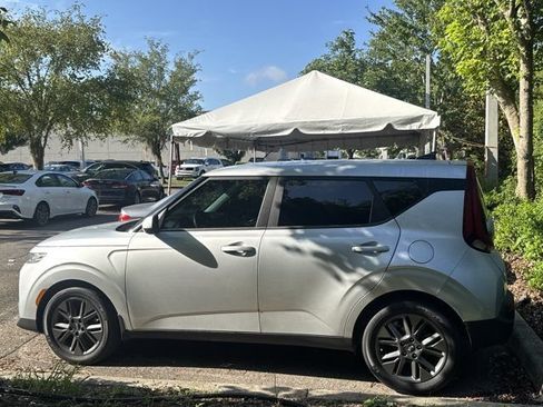 Used 2021 Kia Soul S FWD image 4