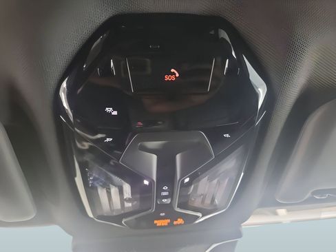 Used 2025 BMW X3 xDrive30i w/ Convenience Package image 19