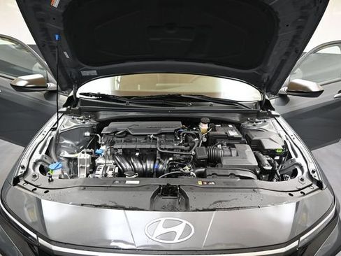 Used 2026 Hyundai Elantra Sport FWD image 9