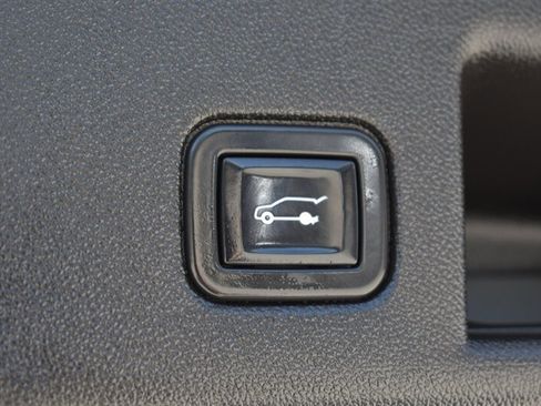 Used 2021 Chevrolet Equinox Premier w/ Redline Edition AWD/4WD image 29