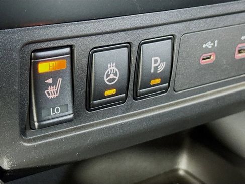 New 2026 Nissan Frontier SV w/ All-Weather Content Package AWD/4WD image 17