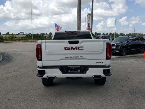 Used 2020 GMC Sierra 1500 AT4 w/ AT4 Premium Package image 6