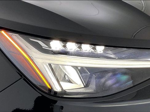 Used 2023 Volvo XC40 B5 Plus w/ Protection Package Premier image 39