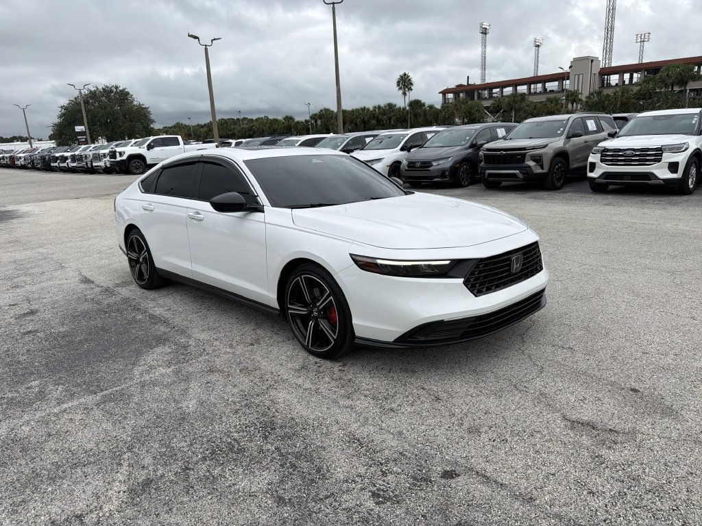 Used 2025 Honda Accord Sport image 2