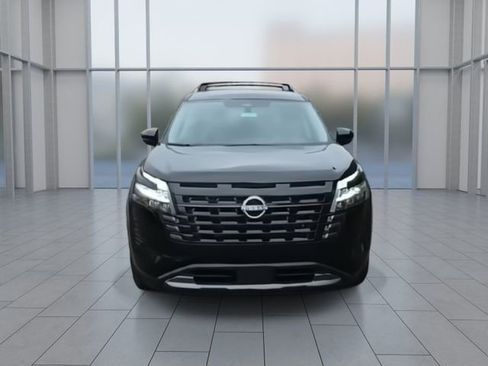 New 2026 Nissan Pathfinder SL image 3