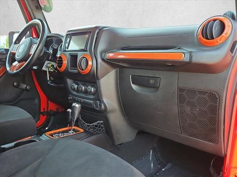 Used 2014 Jeep Wrangler Unlimited Sport w/ Connectivity Group AWD/4WD image 21