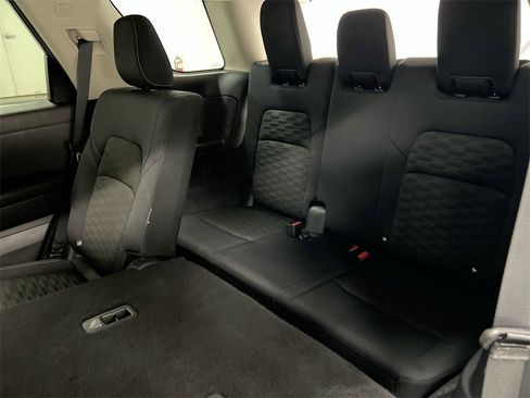 Used 2025 Nissan Pathfinder SV image 23