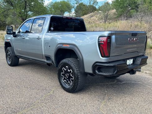 Used 2024 GMC Sierra 2500 AT4X AWD/4WD image 8