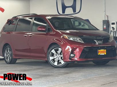 Used 2019 Toyota Sienna SE w/ SE Preferred Package
