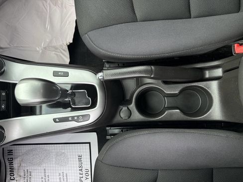 Used 2015 Chevrolet Cruze LT w/ Technology Package image 22