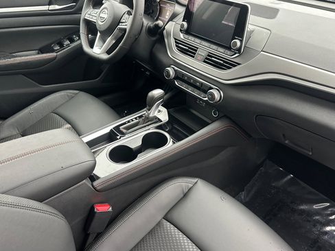 New 2025 Nissan Altima 2.5 SR image 17