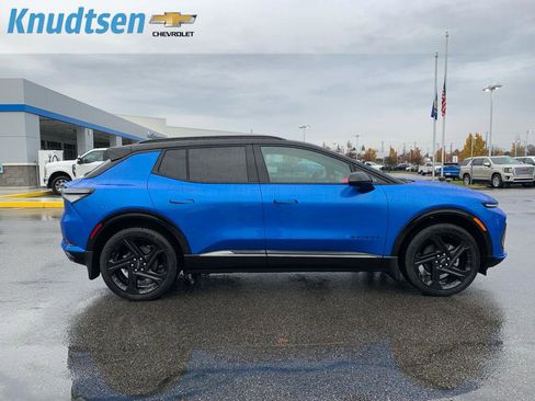 New 2026 Chevrolet Equinox EV RS w/ Convenience Package II AWD/4WD image 8