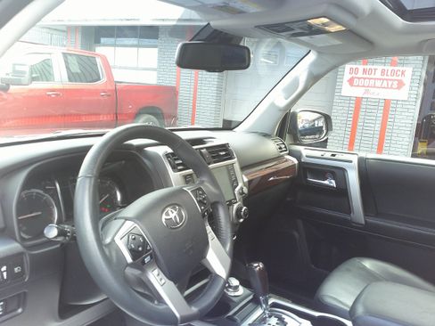Used 2021 Toyota 4Runner Limited AWD/4WD image 21