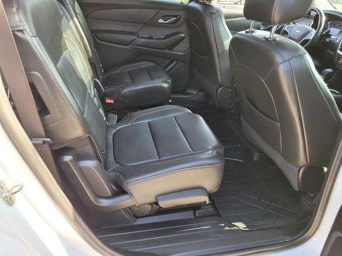 Used 2021 Chevrolet Traverse Premier w/ Redline Edition FWD image 11
