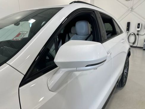 Used 2024 Cadillac XT4 Sport image 5