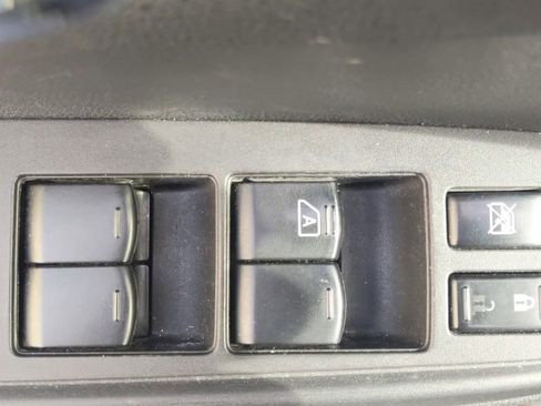 Used 2018 Nissan Versa Note SV image 16