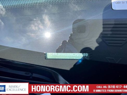 Used 2024 Jeep Grand Cherokee Altitude AWD/4WD image 19