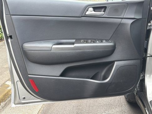 Used 2021 Kia Sportage S image 9