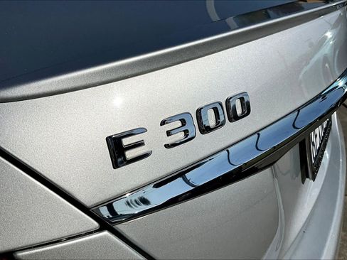 Used 2018 Mercedes-Benz E 300 image 9