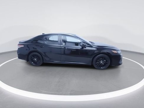 Used 2020 Toyota Camry SE image 4