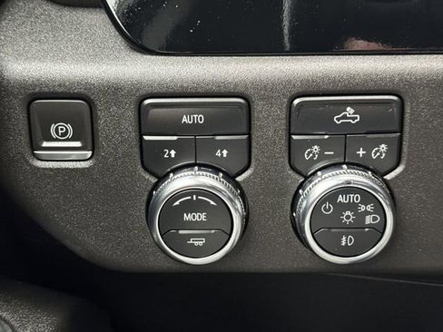 Used 2023 GMC Sierra 1500 Elevation AWD/4WD image 18