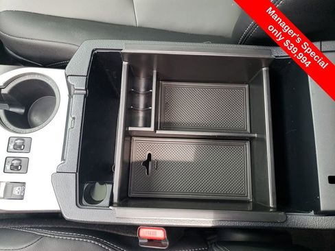Used 2022 Toyota 4Runner SR5 Premium w/ Moonroof Package AWD/4WD image 25