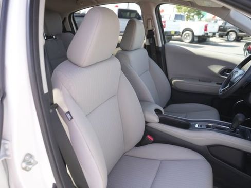 Used 2017 Honda HR-V EX image 19