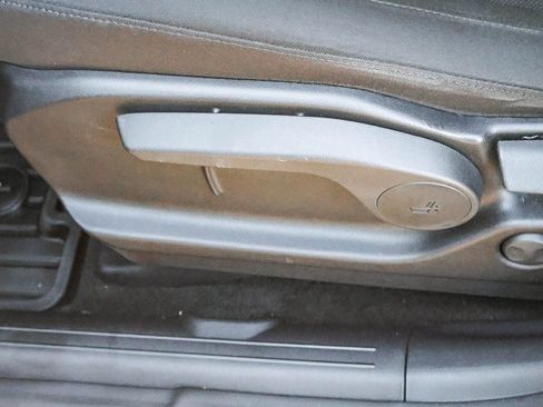 Used 2025 Hyundai Santa Fe SE FWD image 26