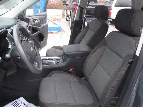 Used 2020 Chevrolet Traverse LS image 17