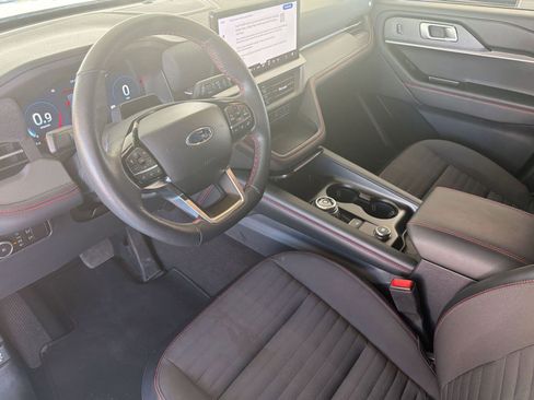 Certified 2025 Ford Explorer ST-Line w/ ST-Line Street Pack AWD/4WD image 4