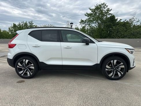 New 2026 Volvo XC40 B5 Ultra w/ Protection Package Premier AWD/4WD image 9