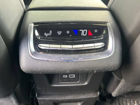 Used 2021 Cadillac XT6 Premium Luxury AWD/4WD image 16