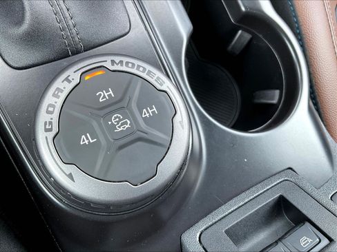 Used 2024 Ford Bronco Outer Banks AWD/4WD image 40