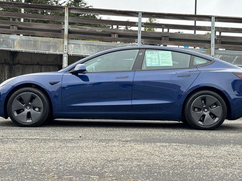 Used 2022 Tesla Model 3 Long Range AWD/4WD image 8