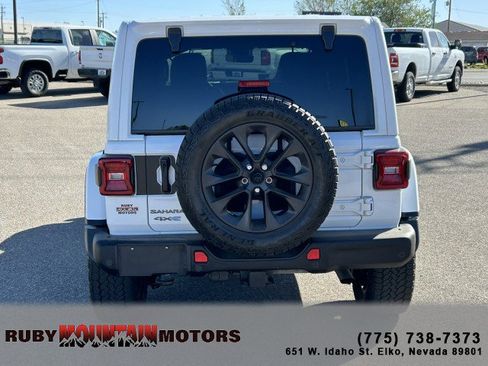 Used 2025 Jeep Wrangler Unlimited Sahara AWD/4WD image 6