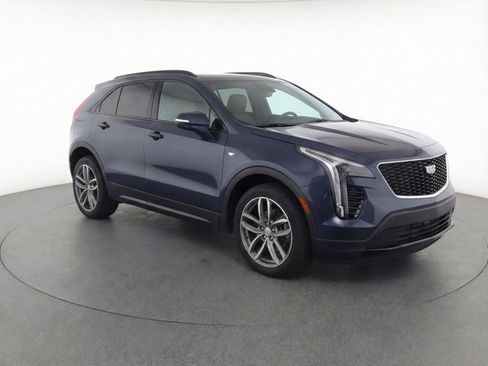 Used 2023 Cadillac XT4 Sport image 3