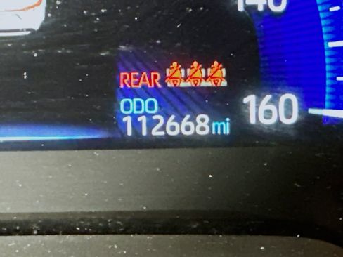 Used 2022 Toyota Corolla LE image 30