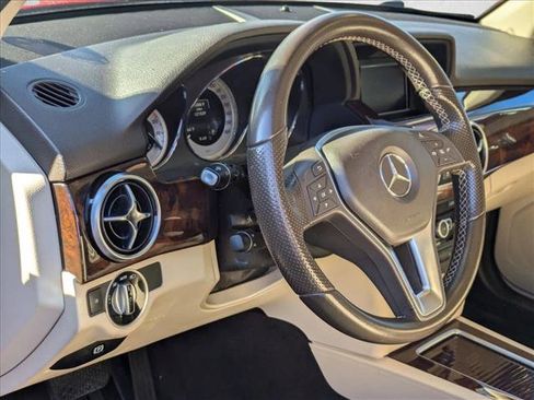 Used 2015 Mercedes-Benz GLK 350 2WD image 3