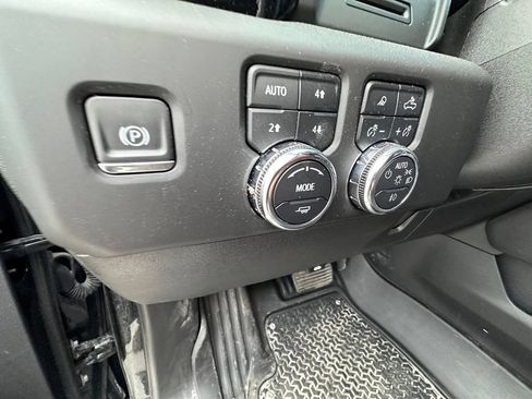 Used 2024 GMC Sierra 2500 AT4 w/ AT4 Preferred Package AWD/4WD image 14