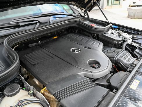 Used 2025 Mercedes-Benz GLS 450 4MATIC image 68