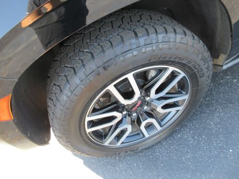 Certified 2023 GMC Yukon AT4 w/ AT4 Premium Package AWD/4WD image 14