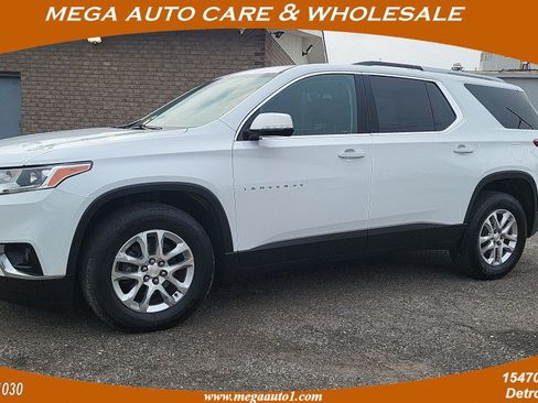 Used 2018 Chevrolet Traverse LT AWD/4WD image 1